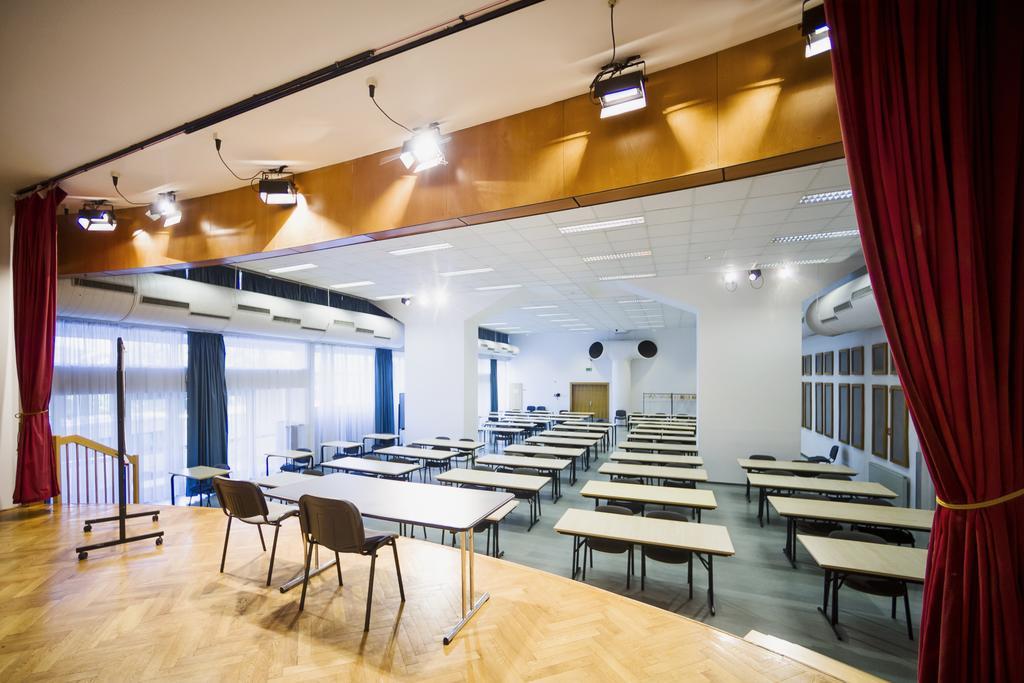 Szálloda Ceu Konferencia Központ 3*